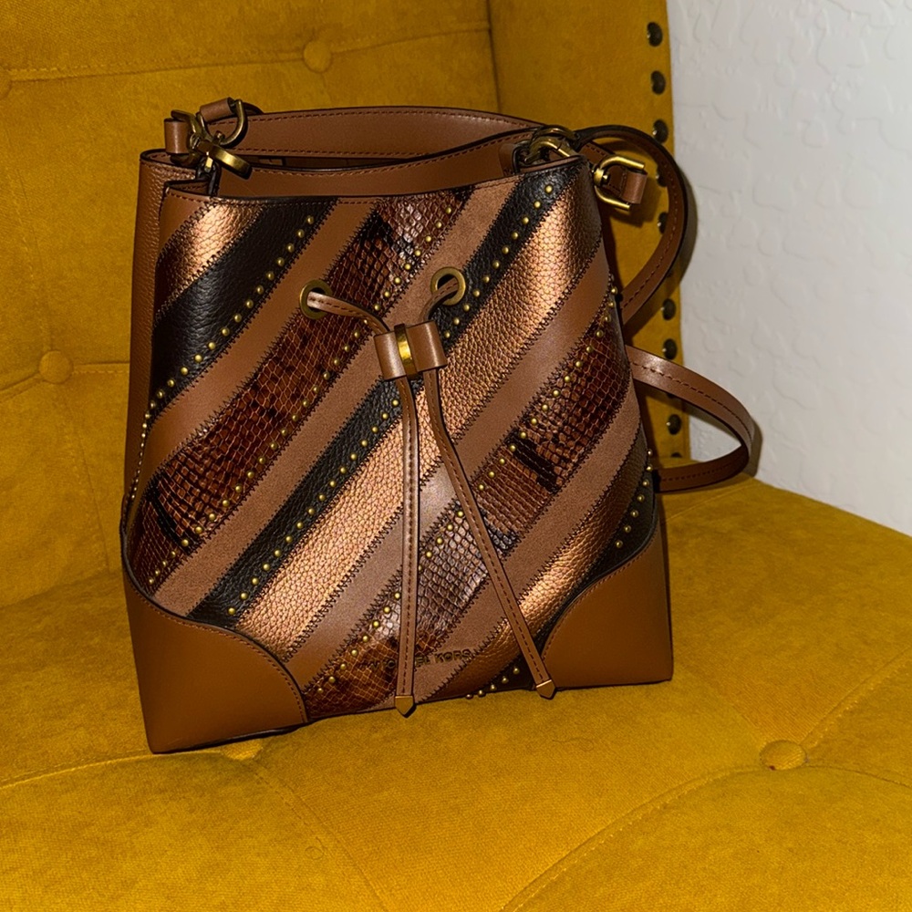 Micheal Kors - Mercer Gallery Medium Patchwork Embossed Leather Shoulder Bag